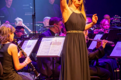 1_Harmonie-Eilereng-ARTIKUSS-Galaconcert-ARTMONIE-18.05.2024-Direktioun-Claude-Weiland-Gesang-Anna-Katharina-Felke-Juste-Dance-Sporting-Club-BielesFotoen-Fernand-Schutz-77