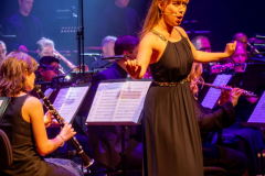 1_Harmonie-Eilereng-ARTIKUSS-Galaconcert-ARTMONIE-18.05.2024-Direktioun-Claude-Weiland-Gesang-Anna-Katharina-Felke-Juste-Dance-Sporting-Club-BielesFotoen-Fernand-Schutz-82